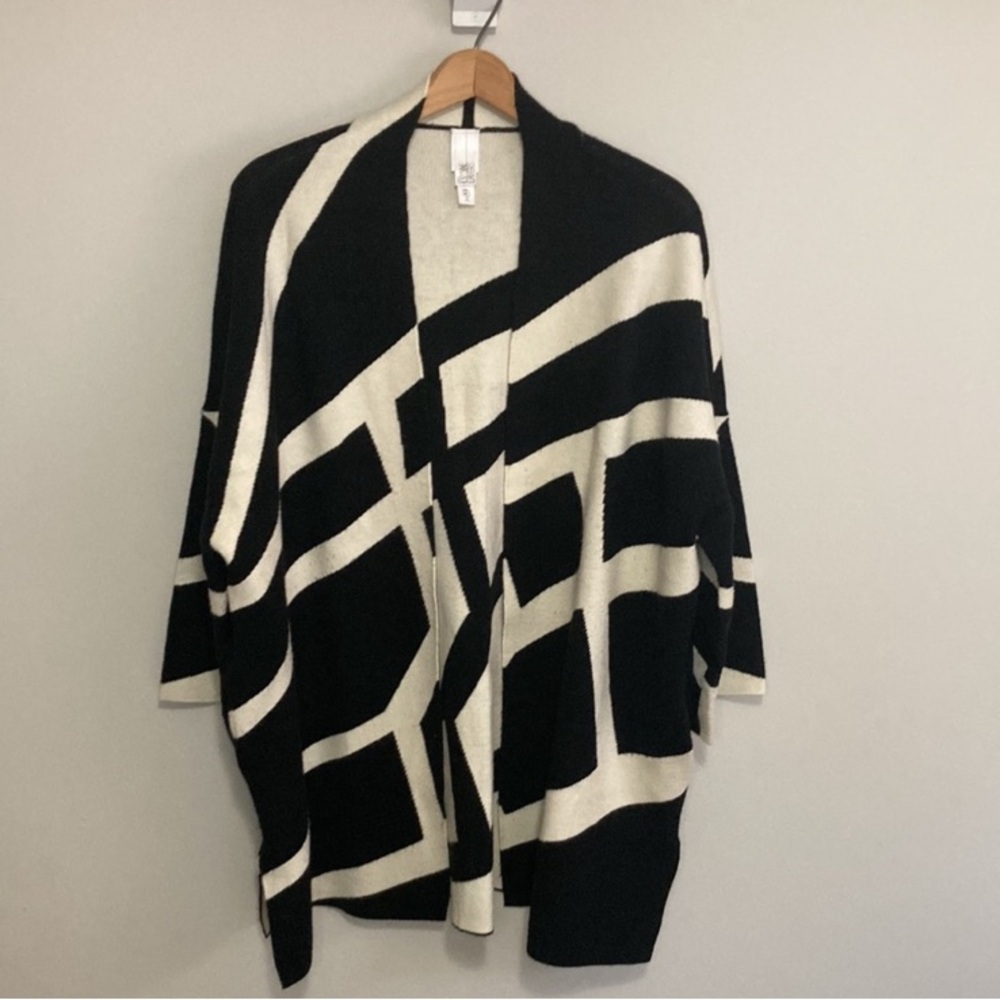 MarlaWynne SoftKNIT Graphic Double-knit Jacquard Topper open cardigan black - Picture 3 of 7